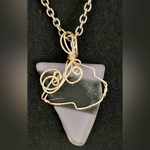 Handmade Silver Wire Sea Glass Arrow Pendant Necklace Natural Gift Geometric VTG - Picture 4 of 10